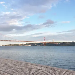  Apartment Tejo Location With River View